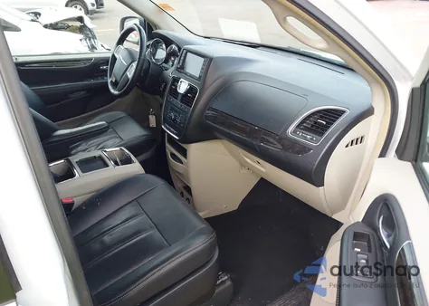 2016 Chrysler Town & Country Touring from USA, damaged, VIN 2C4RC1BG7GR132719